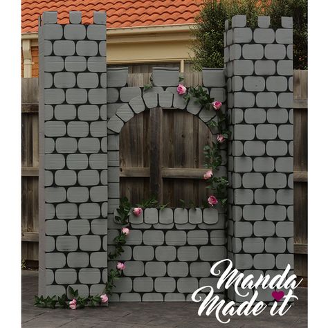 Princess Photo Booth, Diy Castle, Princess Tea Party Birthday, Princess Friends, Fairytale Ball, Princess Backdrops, Pink Princess Party, Castle Backdrop, Princess Birthday Party Decorations