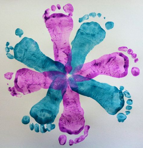 Foot-Print Snowflake Art Snowflake Footprint Art, Infants Crafts, Winter Exploration, Baby Art Activities, Daycare Projects, Infant Crafts, Winter Crafts For Toddlers, Infant Art, Snowflake Art