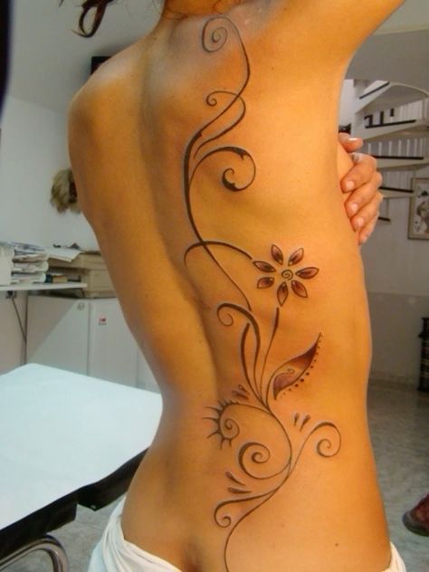 First Tattoo Ideas, Floral Back Tattoos, Hip Tattoos Women, Tattoo Fails, Pretty Tattoos For Women, Tattoos For Black Skin, Full Body Tattoo, The Sweetest Thing, Stylist Tattoos