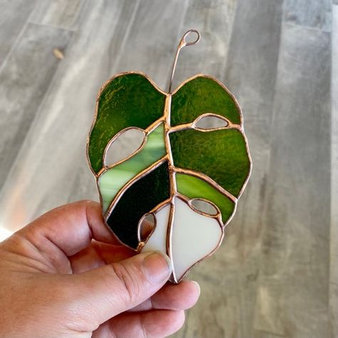 Stained Glass Monstera, Leaf Suncatcher, Mini Monstera, Diy Stained Glass Window, Copper Foil Tape, Nature Home Decor, Foil Tape, Nature Home, Bullseye Glass