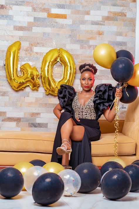 40th birthday photoshoot and outfits 60th Birthday Photo Shoot Ideas For Women, 40th Birthday Outfits For Women Classy, 40 Birthday Photoshoot Ideas, 40th Birthday Photo Shoot Ideas, 40th Birthday Outfit, 40th Birthday Photoshoot, 60th Birthday Ideas For Women, Mommy Photos, Moms 60th