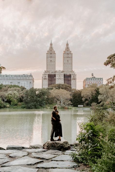 Central Park Engagement Shoot Spring, Engagement Photos Nyc Central Park, Fall Central Park Engagement Photos, Central Park Photoshoot Winter, Central Park Maternity Shoot, Central Park Couple Photoshoot, Central Park Photoshoot, Central Park Engagement Shoot, Nyc Engagement Shoot