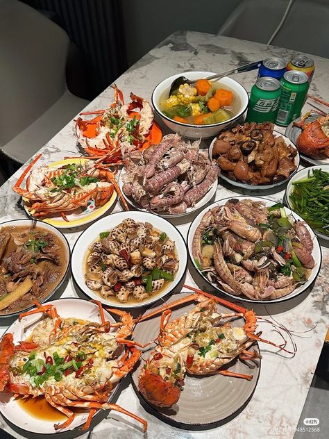 Seafood Dinner Aesthetic, Seafood Aesthetic, Food Table, Food Pin, Seafood Restaurant, Cafe Food, Food Cravings, Chinese Food, Aesthetic Food