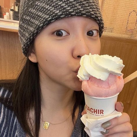 red velvet icons red velvet yeri icons yeri icons #redvelvet #yeri Red Velvet Yeri, Eating Ice Cream, Kim Yerim, Girl Cakes, Ice Cream Cake, Girl Icons, Cute Icons, Instagram Update, Dumb And Dumber