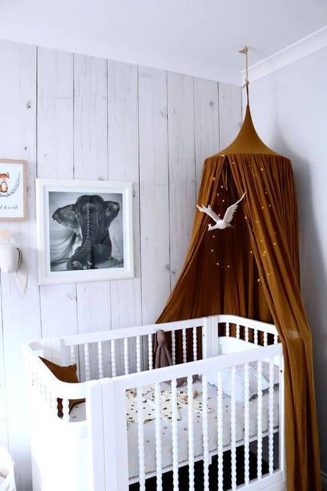 18 Crib Canopies Perfect For Your Nursery Design | Homesthetics - Inspiring ideas for your home. Diy Nursery Canopy, Canopy Over Crib, Baby Crib Canopy, Sky Nursery, Nursery Bassinet, Diy Crib, Nursery Canopy, Baby Canopy, Crib Canopy