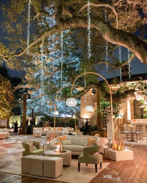 Colin Cowie Lifestyle (@colincowielifestyle) • Instagram photos and videos Colin Cowie Wedding, Modern Gazebo, Colin Cowie, Courtyard Landscaping, Wedding Lounge, Lounge Party, Indian Home Design, Wedding Planning Decor, Wedding Set Up