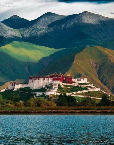 Potala Palace Tibet, Lhasa Tibet, Tibet Travel, Potala Palace, Lhasa, Beautiful Castles, Bhutan, Best Places To Travel, Buckingham Palace