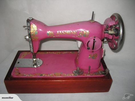 My vintage sewing room.  ANTIQUE OLD JANOME PINK JASMIN SEWING MACHINE | Trade Me Old Sewing Machine, Vintage Sewing Notions, Bijoux Fil Aluminium, Old Sewing Machines, Antique Sewing Machines, Vintage Sewing Machine, Purple Hands, Vintage Sewing Machines, Sewing Machine Accessories