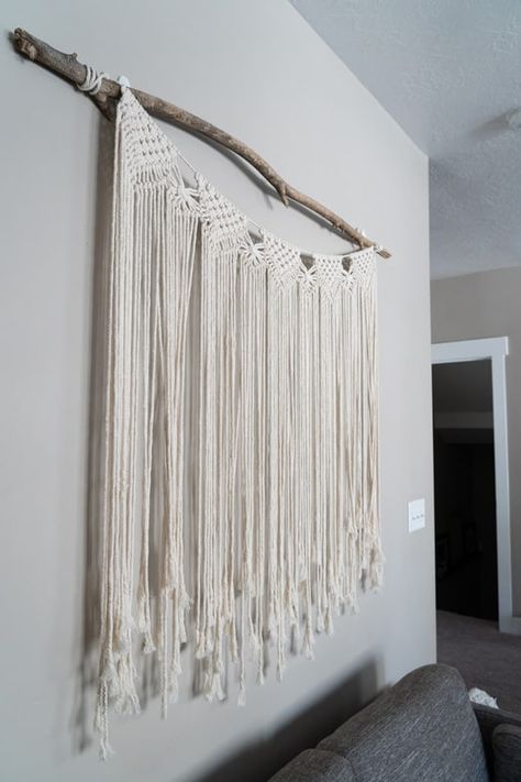 Simple Large Macrame Wall Hanging, Functional Macrame, Basic Macrame Knots, Diy Macrame Wall Hanging, Basic Macrame, Types Of Knots, Macrame Wall Hanger, Half Hitch Knot, Boho Macrame Wall Hanging