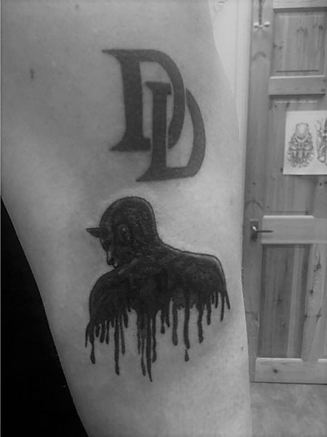 To complete Daredevil. Daredevil Tattoo, Dragon Tattoo Art, Marvel Tattoos, Daisy Tattoo, Marvel Daredevil, Superhero Wallpaper, Dragon Tattoo, Future Tattoos, I Tattoo