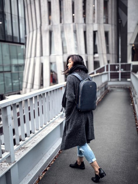 Backpack Outfits Women, Tokyo Winter Outfit, Tokyo Winter, University Outfits, Office Backpack, Tokyo Photos, Backpack Photography, Ireland Fashion, Best Travel Backpack