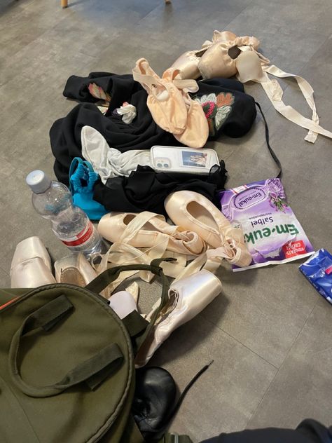 Messy Ballet Aesthetic, Ballet Reality, Real Ballet Core, New York Dance, Dance Motivation, Ballet Company, Dancer Lifestyle, Ballet Aesthetic, Flexibility Dance