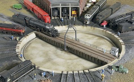 Take a break from whatever you are doing and enjoy perusing one of these wonderful online model train sites. Model Train Table, N Scale Model Trains, Train Kit, Trains For Sale, Ho Model Trains, Model Railway Track Plans, Hobby Trains, Train Miniature, N Gauge