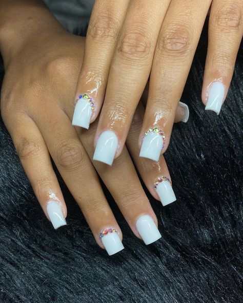 Ft lauderdale , FL ☀️ on Instagram: “Never can go wrong 🤍” Nut White Acrylic Nails Short, White Back To School Nails, Short Nails White, White Short Nails, Girly Acrylic, Back To School Nails, Beauty Makeover, Girly Acrylic Nails, School Nails