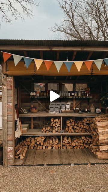 Ali & Scott Yahnke on Instagram: "✨ Our farm stand through the season ✨  Our farm stand sees a lot of shifts through the seasons: from plant starts in the spring, to loads of fresh produce in the summer, caramels and wreaths in the winter, there’s always abundance.   We’ve been so fortunate to have so many additional farmers and small businesses showcased on our farm stand this season. Here’s just a few of them (give them some lovin!): @rhubarbbotanicals @fatheadhoney @passamaquoddymaple @stevesieler_pottery @bensonbounty @curecook @sacred.touch.ceramics @greatrivermaple @behlefarm @myrtleandcypresscoffeehouse @knotheads_wood_services_ @pleasesendword @loveyopup1 @hedgeapplekombucha @edelweisshallfarm   And we’re so grateful to everyone who’s visited our stand this season ❤️ thanks for hel Farm Store Ideas, Tea Farm, Farm Store, Farm Stand, So Grateful, Fresh Produce, The Seasons, In The Winter, Small Businesses