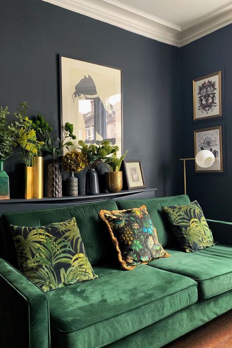 Interior Art Deco, Boho Styl, Midnight Green, Green Walls, Green Sofa, Stil Boho, Chaise Lounges, Living Room Green, Afro Punk