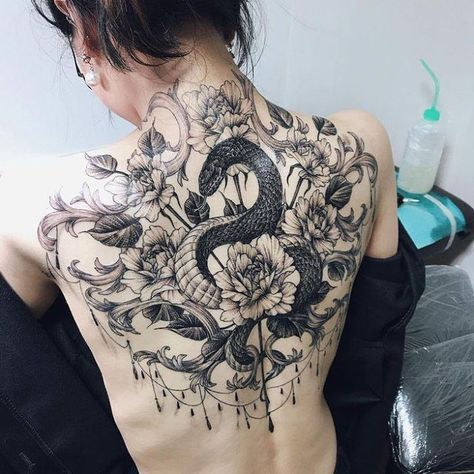 Photo Fullback Tattoo, No Tattoos, Backpiece Tattoo, Tattoo Snake, Catrina Tattoo, Snake Tattoos, Tattoo Trend, Snake Tattoo Design, Geniale Tattoos