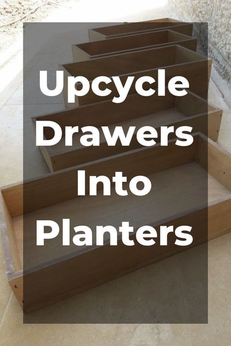 Plants In Drawers, Drawer Flower Boxes, Upcycling Planters, Old Drawers Repurposed, Drawers Repurposed Diy, Drawers Upcycle, Rv Garden, Upcycle Drawers, Upcycled Planters