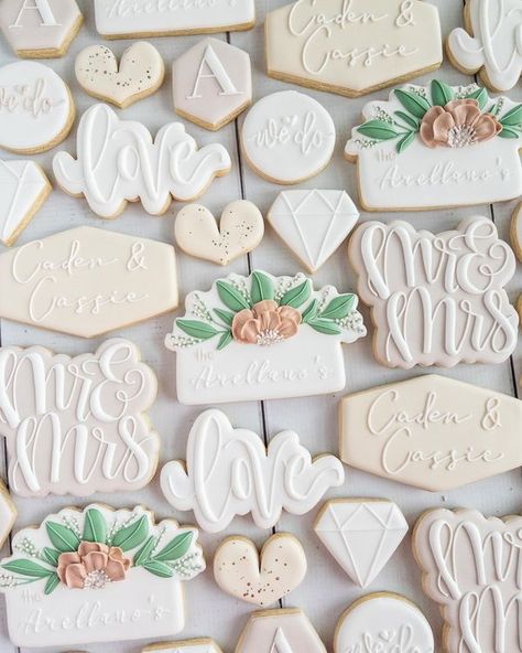 Stacys Sweets Wedding Cookies Decorated, Cookies Royal Icing, Royal Iced Cookies, Theme Words, Iced Cookies, Wedding Cookies, Icing Cookies, Royal Icing Cookies, Just Married