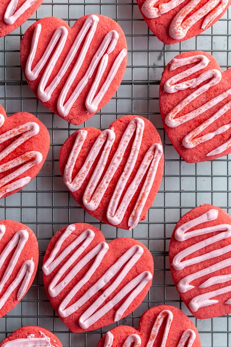 Vegan Valentines Day Cookies | Food with Feeling Vegan Valentines Day, Vegan Sugar Cookie Recipe, Vegan Valentines, Gluten Free Valentines, Valentines Recipes, Plant Based Dessert Recipes, Cookies Dough, Vegetarian Recipes Dessert, Vegan Sugar Cookies