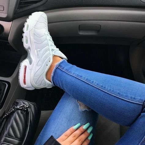 Platform Tennis Shoes, Kicks Shoes, Nike Air Shoes, Fresh Shoes, Cute Sneakers, Hype Shoes, Girly Shoes, Aesthetic Shoes, Nike Shoes Women