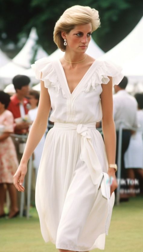 Princess Diana Best Outfits, Princess Diana Dresses Classy, Princess Diana Outfits Dresses, Lady Diana Style, Elegant Flamboyant, Princess Diana Dress, 80s Fashion Outfits 1980s, Queen Diana, Princess Diana And Charles