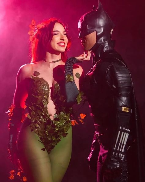 Batman And Ivy, Poison Ivy And Batman Costume Couple, Poison Ivy And Batman Costume, Redhead Couple Costume, Posion Ivy Couples Costume, Harley Quinn Poison Ivy Catwoman, Poison Ivy And Batman, Batman And Poison Ivy, Superhero Couples Costumes