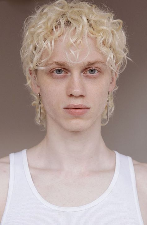 Men With Platinum Blonde Hair, Blond Curls Men, Rat Tail Hairstyle, Albino Hair, Pale Men, Curly Blonde Hairstyles, Blonde Highlights On Brown Hair, Blonde Hairstyles Men, Curls Styles