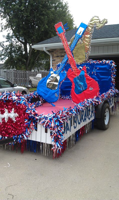 Homecoming parade float. Panthers Rock 'Em! Parade Float Ideas, Parade Float Decorations, Carnival Floats, Christmas Parade Floats, Homecoming Floats, Floating Decorations, American Heritage Girls, Homecoming Parade, Holiday Parades