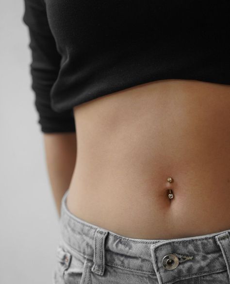 Belly Button Piercing Elegant, Tiny Belly Button Piercing, Small Belly Button Piercing, Stomach Piercings, Piercing Inspo, Button Piercing, Belly Piercing, Belly Button Piercing, Belly Button