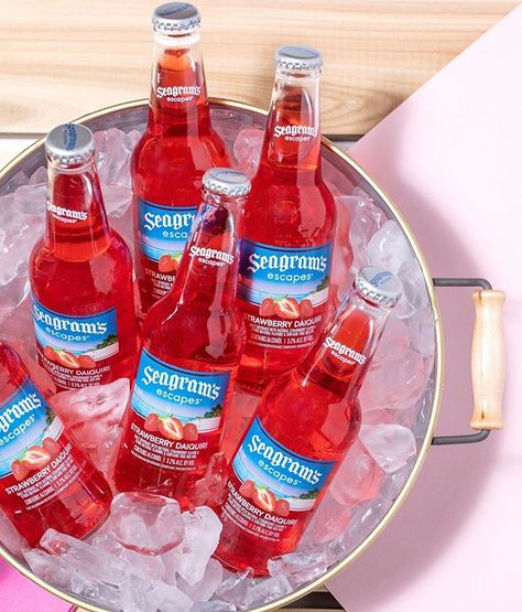 Seagrams Esapes Instagram Alcholic Drinks, Steak And Shrimp, Dont Drink And Drive, Strawberry Daiquiri, Summertime Drinks, Themed Desserts, Beverage Cooler, Daiquiri, Frozen Drinks