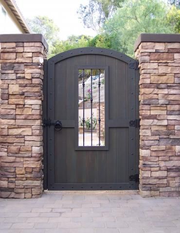 Yard Gates, Building A Wooden Gate, Yard Door, House Front Gate, Wood Fence Gates, Wood Gates, Wrought Iron Garden Gates, Fence Gates, Backyard Gates