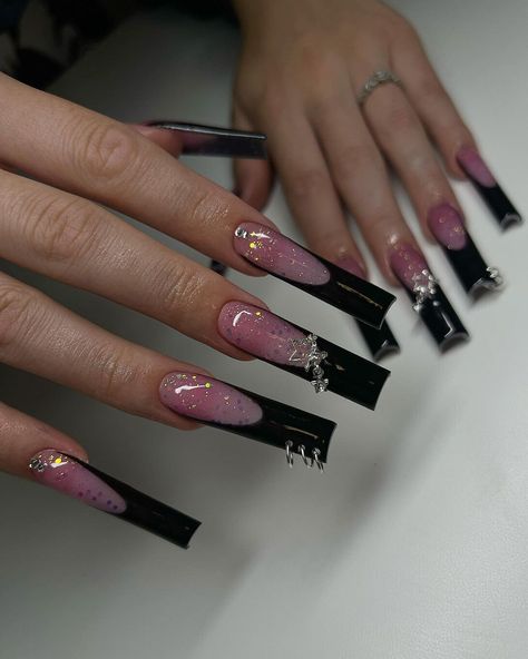 Party Nails Black, Black Nails Classy, Classy Nails French Tip, Classy Nails French, Cute Nails Square, French Tip Nails Trendy, Nails French Tip, Custom Nails, Nails Classy