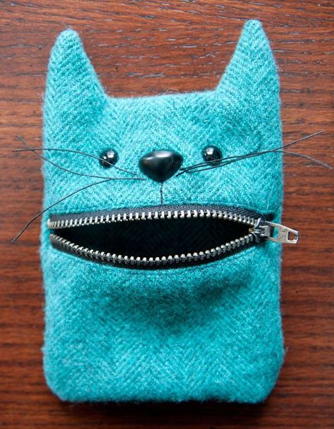 Pouch Sewing, Sew Ins, Beginner Sewing Projects Easy, Felt Cat, Creation Couture, Sewing Projects For Beginners, Sewing For Beginners, Coin Pouch, Sewing Patterns Free