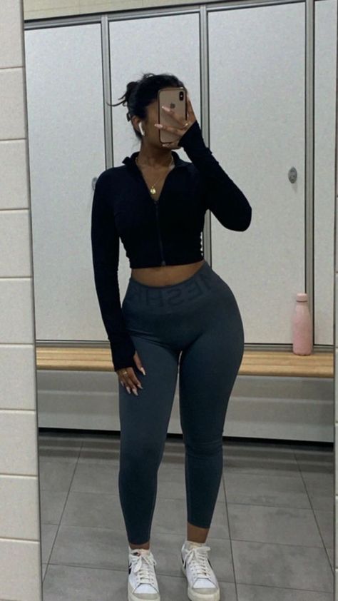 Gym Outfit Ideas Women, Slim Thick Outfit Aesthetic, Body Goals Curvy Outfits Jeans, Slim Thick Body Reference Aesthetic, Body Goals Hourglass Outfits, Baddie Gym Outfit, Gym Baddie, Thick Body Outfits, Gym Outfits For Women