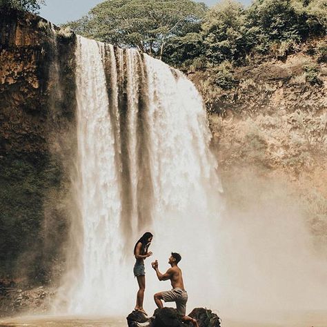 Doesn’t get much more magical than this! Waterfall proposal Waterfall Proposal, Cute Proposal Ideas, Proposal Pictures, Proposal Photos, Romantic Proposal, Hawaii Honeymoon, Perfect Proposal, Wedding Proposals, Dream Engagement