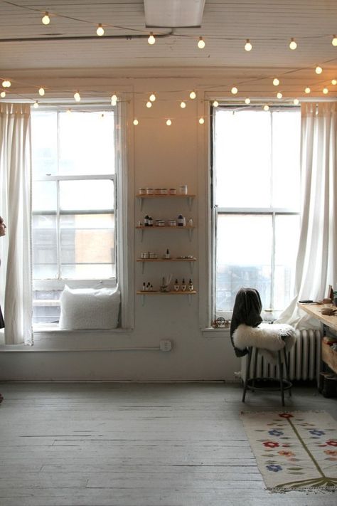 Use string lights to brighten and draw attention to high ceilings. Decor Studio, Casa Vintage, The Ceiling, Style At Home, My New Room, Apartment Living, Home Fashion, New Room, My Dream Home