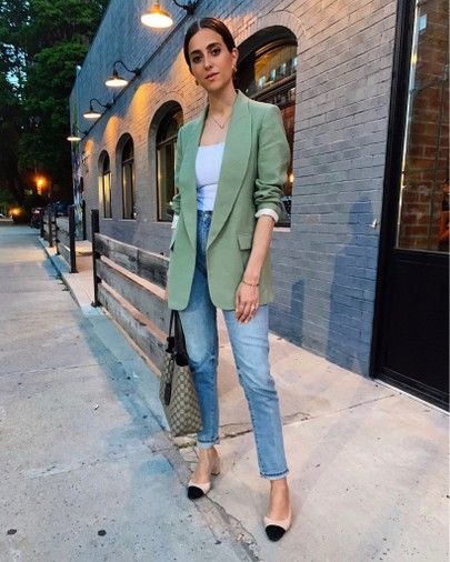 Green Blazer Outfit Casual, Trendy Green Blazer For Day Out, Casual Green Blazer For Day Out, Summer Green Office Blazer, Trendy Green Relaxed Fit Blazer, Green Blazer Outfits For Women, Teal Blazer Outfit, Classic Green Zara Blazer, Khaki Blazer Outfit Women