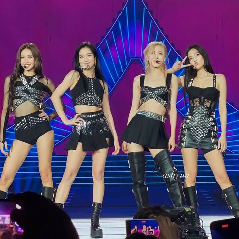 Blackpink Coachella Outfits, Blackpink Coachella, Pink Tour, Coachella Outfit, Born Pink, Black Pink Instagram, Jairzinho, Pink Outfits, Kim Jisoo