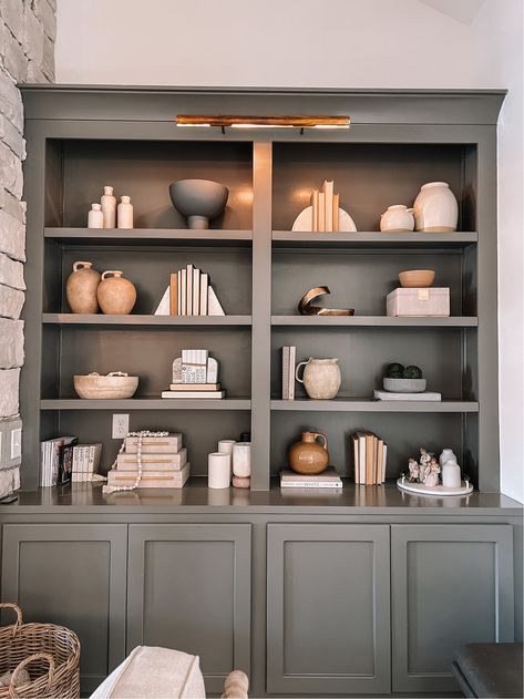 Grey Bookshelves, Mid Century Modern Shelves, Dining Room Built In, Snug Room, Office Built Ins, Built In Shelves Living Room, Fireplace Built Ins, Office Renovation, Cosy Living