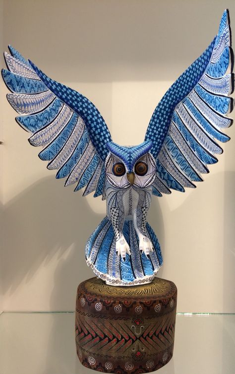 Owl Alebrije, Wooden Owl, Power Animal, Carving Art, Wood Carving Art, Tree Bark, Mexican Folk Art, Paper Projects, Types Of Art