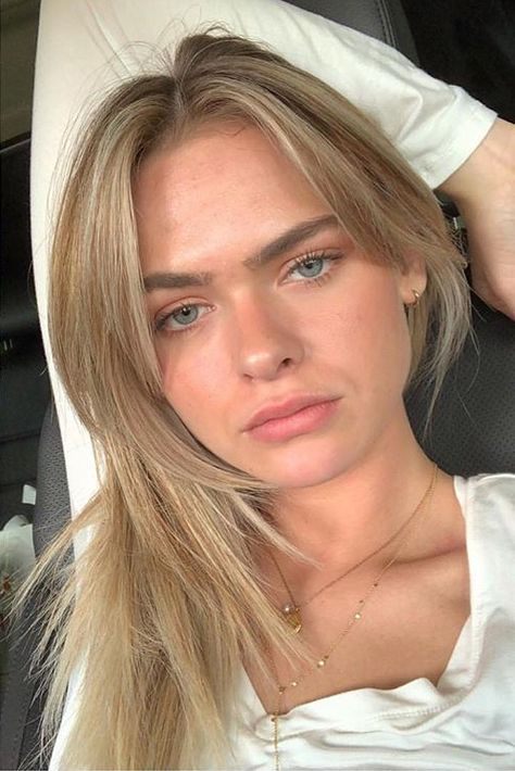 instagram.com/balayagebygigi instagram.com/summermckeen  *not my image Summer Mckeen Hair, Rocky Barnes Hair, Hair Shopping, Shaggy Haircut, Summer Mckeen, Hair Shape, Hairstyles List, Blonde Babies, Shaggy Haircuts