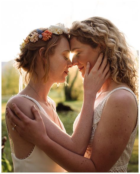 Romantic lesbian wedding photo of two brides | Spring Wedding Inspiration at the Von Trapp Family Lodge - JULIA LUCKETT PHOTOGRAPHY Von Trapp Family Lodge, Von Trapp Family, Styled Photoshoot, Lush Landscape, Stowe Vermont, Wedding Muslim, Small Weddings, Two Brides, Romantic Wedding Photos