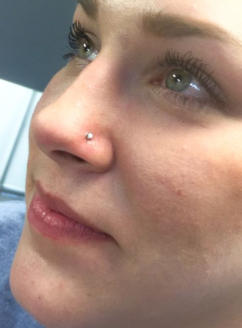 Orr Piercing, Cute Nose Piercings, Big Nose Beauty, Nose Piercing Stud, Piercings For Girls, Modern Gold Jewelry, Cute Piercings, Facial Piercings, Big Noses