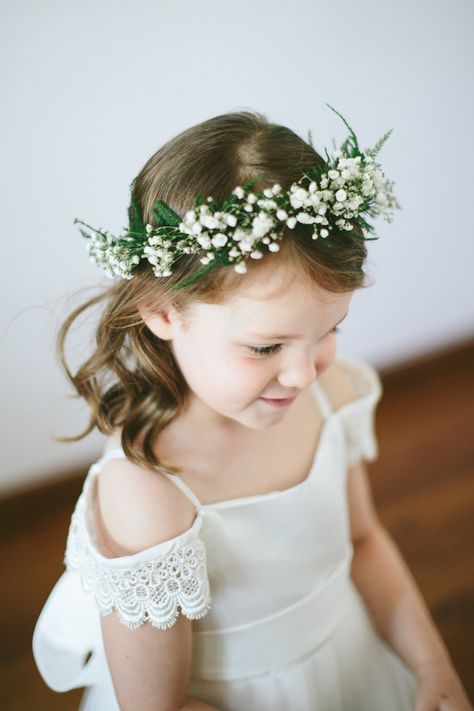 Flower girl halo featuring baby's breath Flower Girls Head Piece, Flowergirl Flower Crown Hair, Flowergirl Crown Headpieces, Flower Girl Headpiece Floral Crowns, Baby Breath Flower Crown, Girls Halo, Flower Girl Halo, Flower Girl Headpiece, Wedding Halo