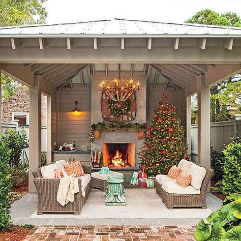 Covered Backyard Outdoor Fireplace Covered Backyard, Outdoor Fireplace Designs, Backyard Fireplace, Casa Patio, Outside Living, Outdoor Living Room, Fireplace Design, Outdoor Fire, Outdoor Fireplace