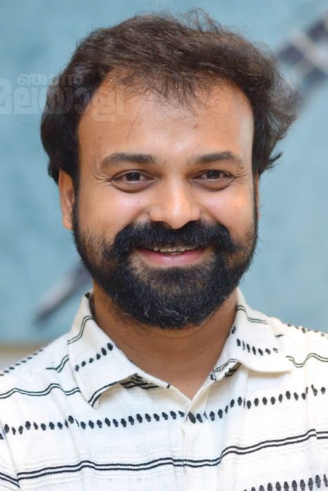 Kunchacko Boban Malayalam Actors, Kunchacko Boban, Trisha Photos, New Movie Images, Women Photography, Malayalam Actress, Piano Chords, Actors Images, Photography Poses For Men