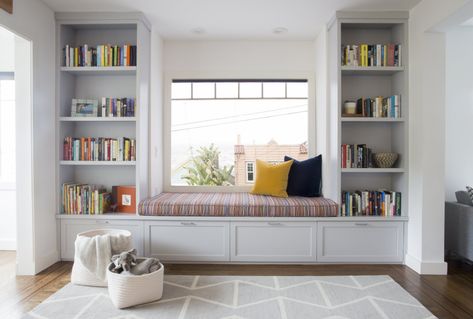 Window Seat With Bookshelves, Family Room Windows, Window Seat Design, Built In Shelves Living Room, Appartment Decor, Living Room Built Ins, Diy Dining Room, Room Window, Window Room