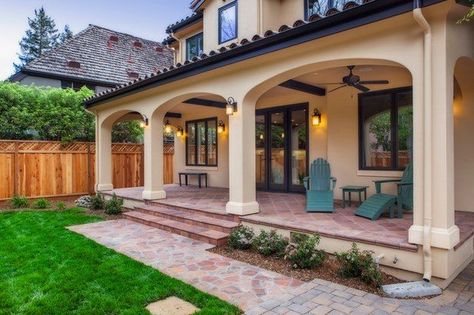 What is a veranda – tips and ideas for fantastic exterior designs Veranda Design, Boho Glam Home, Mediterranean Patio, Hacienda Homes, Hacienda Style Homes, Mediterranean Style Homes, Deck Designs, Casas Coloniales, Spanish Style Homes