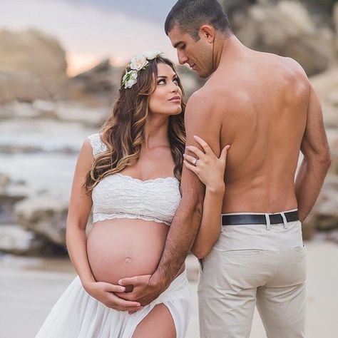 Maternity Shoot Beach, Beach Maternity Pictures, Maternity Photography Poses Outdoors, Pregnancy Belly Photos, Outdoor Maternity Photos, Maternity Photography Poses Couple, Belly Photos, Maternity Photography Poses Pregnancy Pics, Beach Maternity Photos